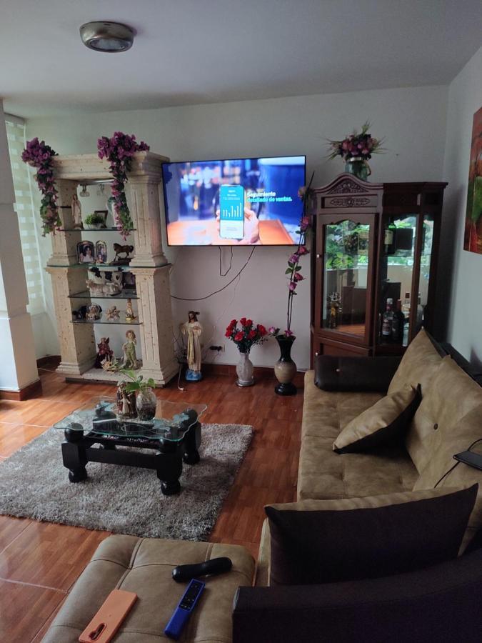 Noras Homestay Laureles Medellin Bagian luar foto