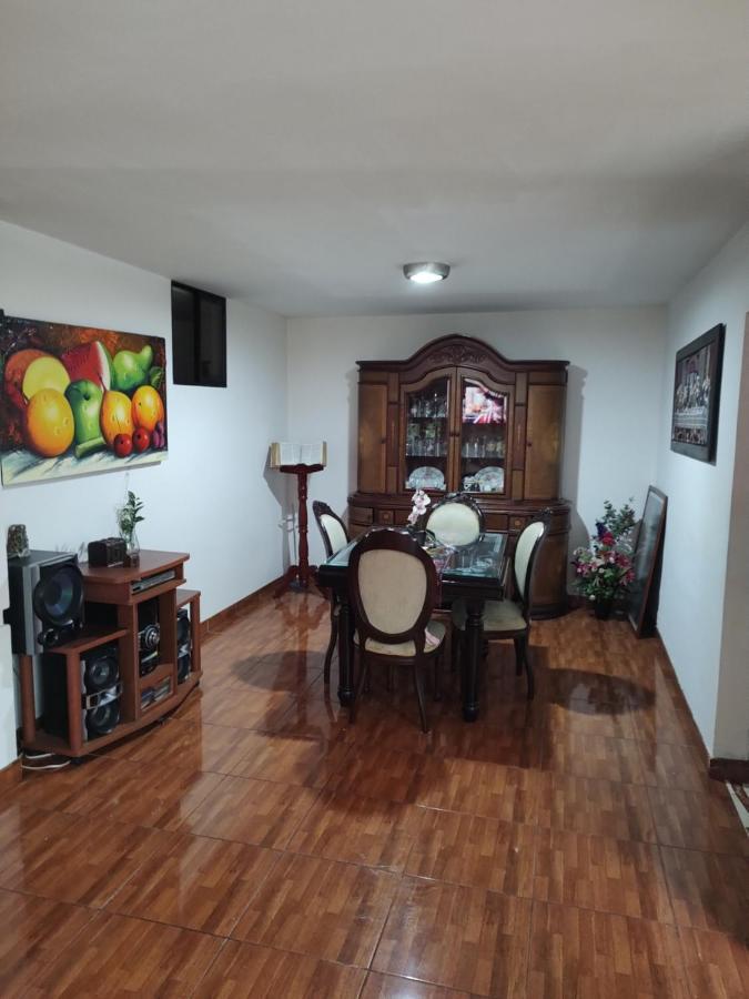Noras Homestay Laureles Medellin Bagian luar foto