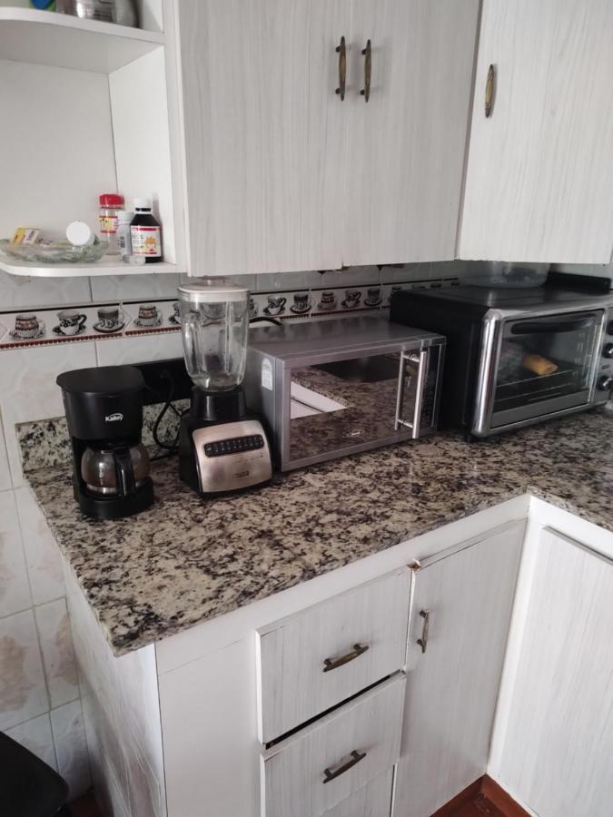 Noras Homestay Laureles Medellin Bagian luar foto