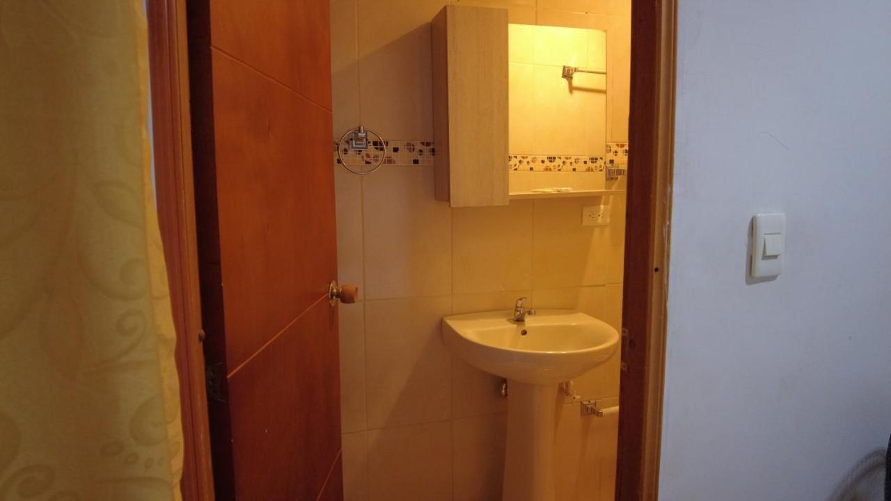 Noras Homestay Laureles Medellin Bagian luar foto