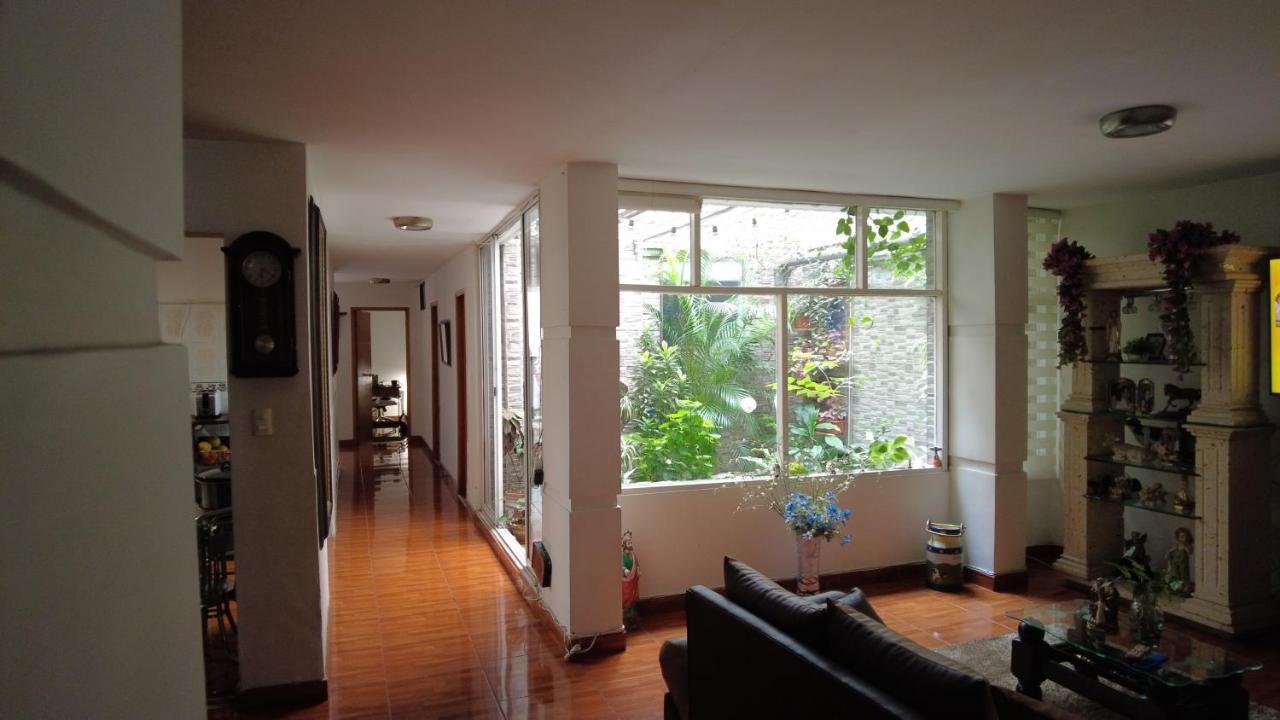 Noras Homestay Laureles Medellin Bagian luar foto