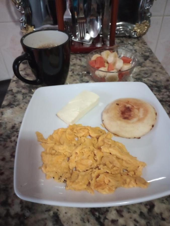 Noras Homestay Laureles Medellin Bagian luar foto